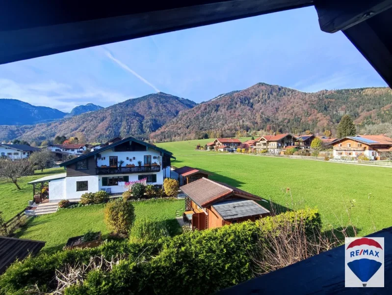 Ausblick - Wohnung kaufen in Schleching - Schicke Dachgeschosswohnung im Chiemgau