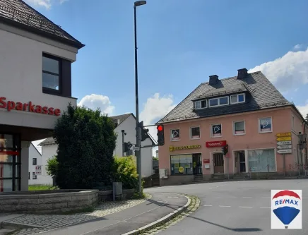 Außenansicht Front - Haus kaufen in Naila - Leben. Arbeiten. Profitieren. Vielseitiges Wohn- und Geschäftshaus in Bestlage Naila