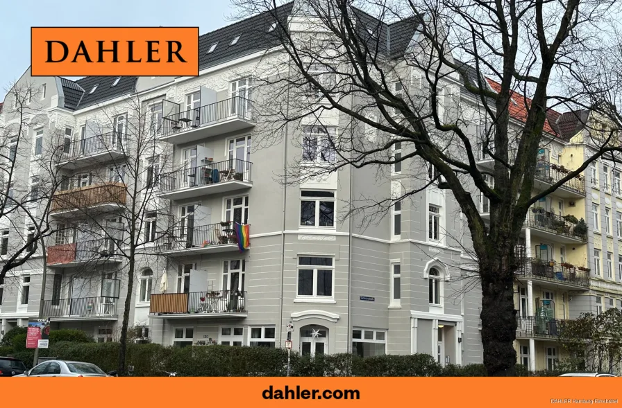 Titelbild Portale - Wohnung kaufen in Hamburg Eimsbüttel - Denkmalschutz mit Neubaukomfort: Vermietete Altbauwohnung mit Charme und Stil im Herz von Eimsbüttel