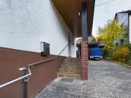 Aiufgangsbereich mit Carport und Gartenzugang