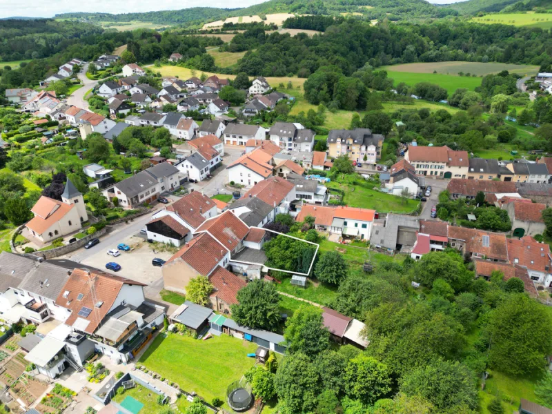  Vielseitiges Wohnhaus mit XXL Lagerfläche in Rehlingen