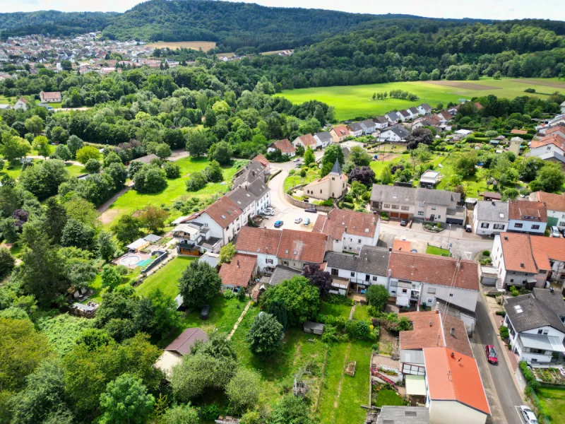  Vielseitiges Wohnhaus mit XXL Lagerfläche in Rehlingen