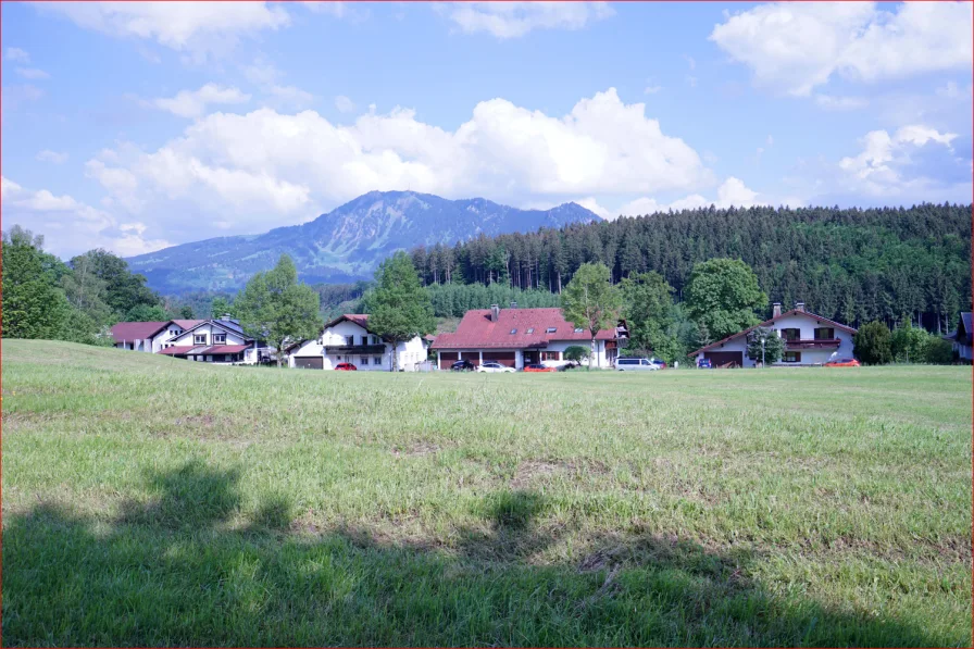 Lage, Blick oberhalb auf das Haus