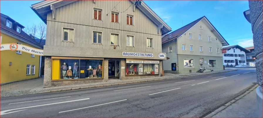 direkt an der Hauptstrasse - Laden/Einzelhandel mieten in Nesselwang - Ladenlokal in guter Lage!