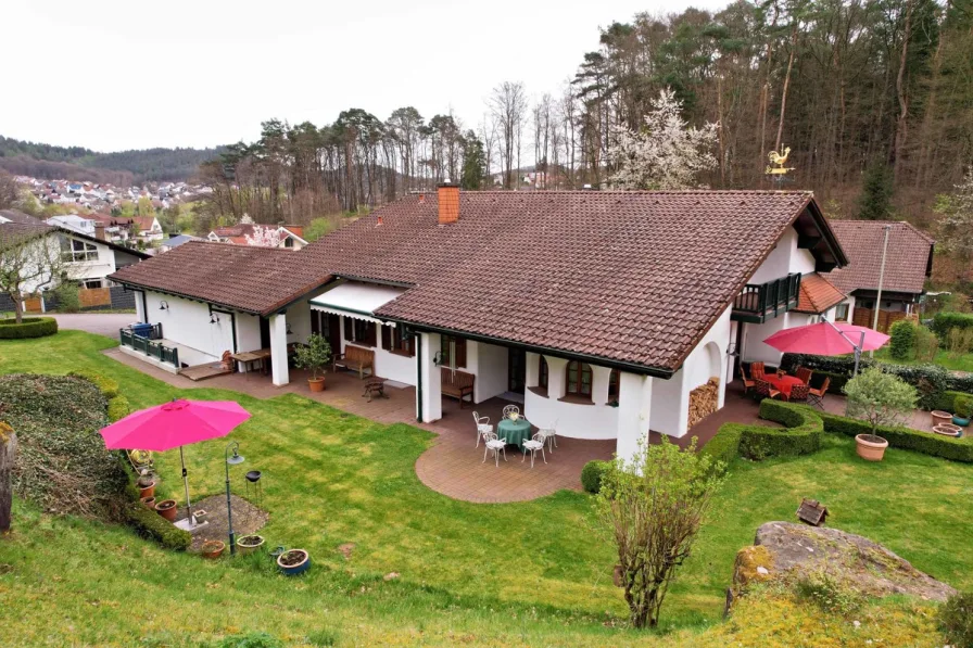  - Haus kaufen in Rodalben / Neuhof - Villa im Landhausstil