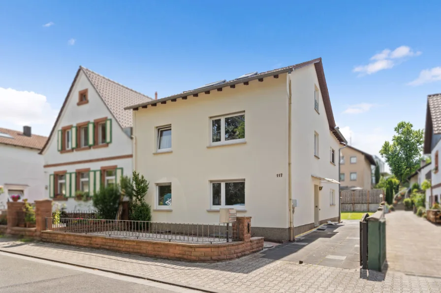 Ansicht Front 3 - Haus kaufen in Bad Dürkheim / Seebach - Modernisiertes Ein- bis Zweifamilienhaus in Top-Lage mit großem Garten