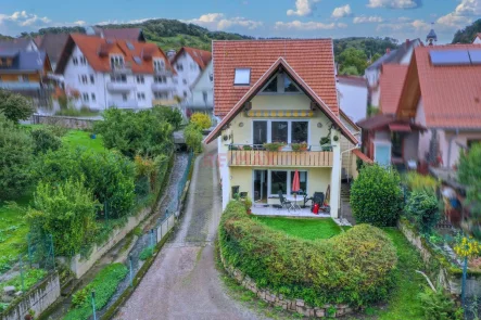 HInten - Haus kaufen in Weinheim / Lützelsachsen - 3 Parteienhaus in idyllischer Lage von Weinheim Lützelsachsen