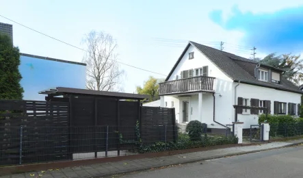 Titelbild - Haus kaufen in Neuhofen - Achtung, Lage Lage Lage! Kleines Haus mit viel Anbaumöglickeiten und großem Garten!