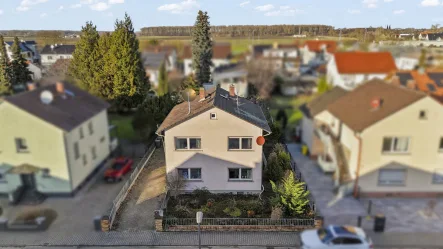 Drohne 2 - Haus kaufen in Bürstadt / Bobstadt - 1 Familienhaus mit großem Garten sucht...