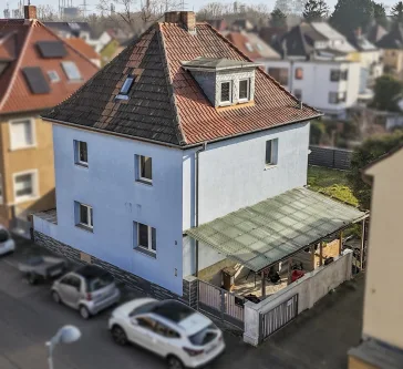 Außenansicht - Haus kaufen in Ludwigshafen - Handwerker aufgepasst! Charmantes Einfamilienhaus mit vielseitigem Potenzial in ruhiger Lage!