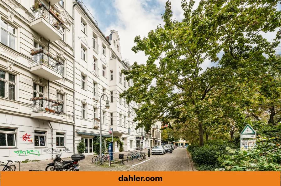 Außenfassade - Wohnung kaufen in Berlin / Prenzlauer Berg - Charmante Altbauwohnung im Kiez direkt am Helmholtzplatz