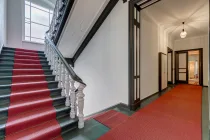 Großzügiges und modernisiertes Treppenhaus