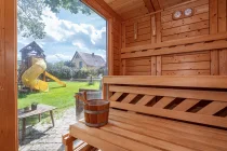 Sauna mit Blick in den Garten