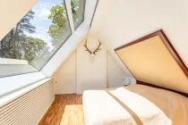 Designer-Atelierzimmer mit großen Panoramafenster (Dachgeschoß)