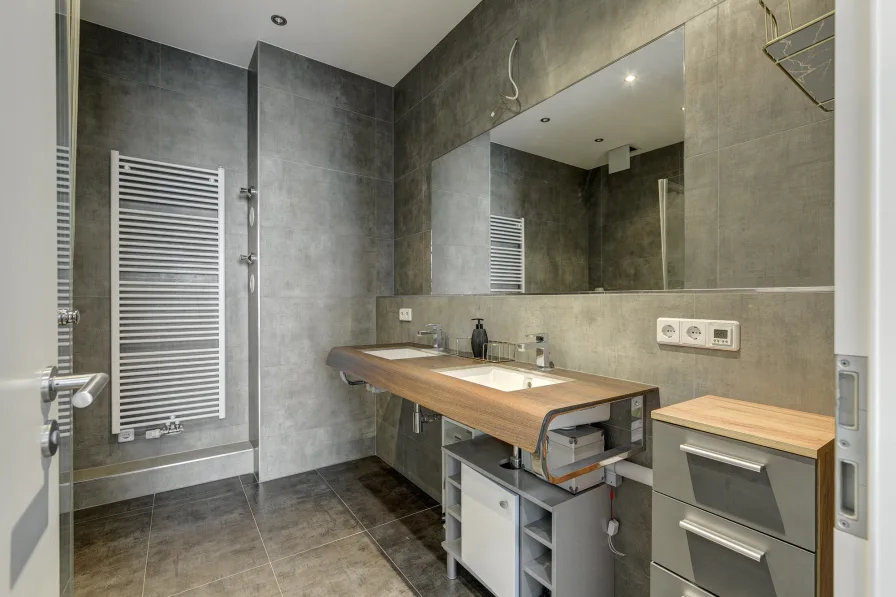 Bad en Suite mit Walk-In-Dusche