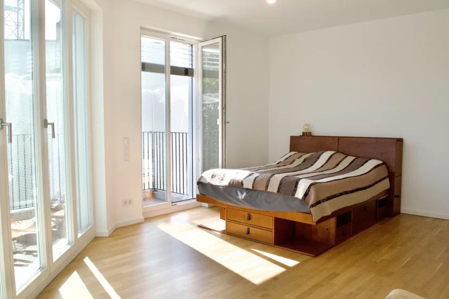 Hauptschlafzimmer mit großem Balkon