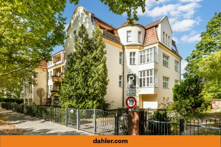 Hausansicht - Wohnung kaufen in Berlin / Lichterfelde - Charmante Dachgeschosswohnung in der Villenkolonie Lichterfelde