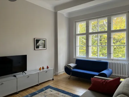 Wohnbereich - Wohnung mieten in Berlin / Kreuzberg - Stilvolle 2-Zimmer-Wohnung mit Balkon nahe Maybachufer