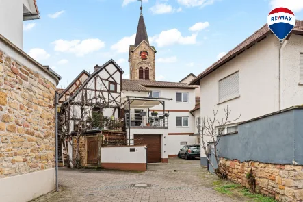 Aussenansicht - Haus kaufen in Deidesheim - Charmantes Einfamilienhaus im Herzen von Deidesheim – Modernisiert & Bezugsfertig