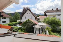 Balkon mit Bergblick