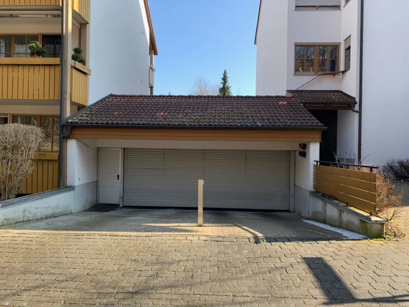 Einfahrt - Garage/Stellplatz kaufen in Landsberg - Tiefgaragenstellplatz in Landsberg/Lech am Englischen Garten