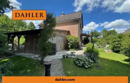 Rückansicht - Haus kaufen in Bargteheide - Endreihenhaus in beliebter Lage mit Doppelcarport