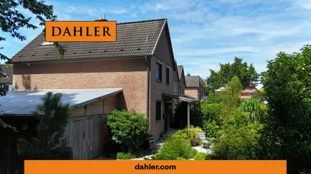 Ansicht - Haus kaufen in Bargteheide - Endreihenhaus in beliebter Lage mit Doppelcarport