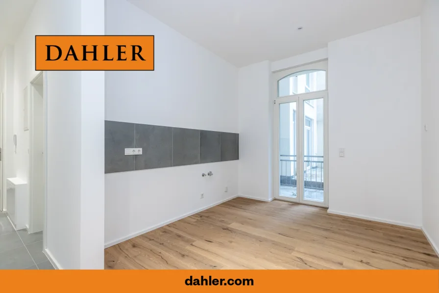 Wohnküche mit direktem Balkonzugang - Wohnung mieten in Offenbach am Main - Kernsanierte Drei-Zimmer-Wohnung mit Balkon und exklusiver Ausstattung