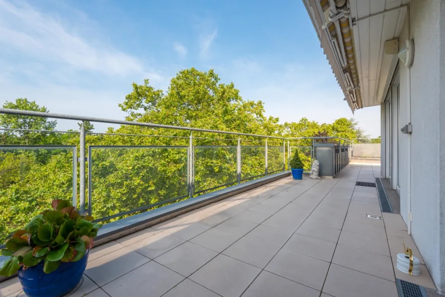 Terrasse mit Blick ins Grüne