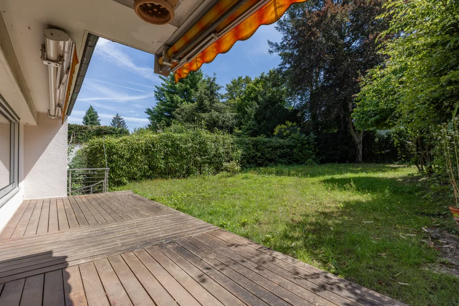 Terrasse mit Blick ins Grüne