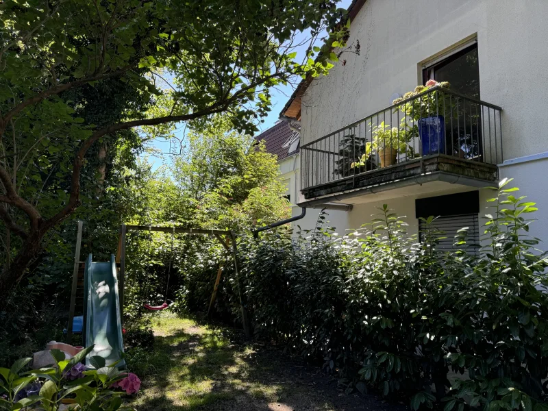 Gartenansicht mit Nord-Ost-Balkon