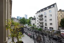 Südbalkon mit Skylineblick