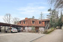 Carport und Zugang Erdgeschoss