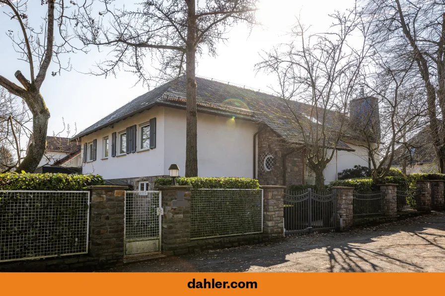  - Haus kaufen in Oberursel - Charmantes Haus für die große Familie -Ideal für individuelles Wohnen mit viel Platz und Ruhe