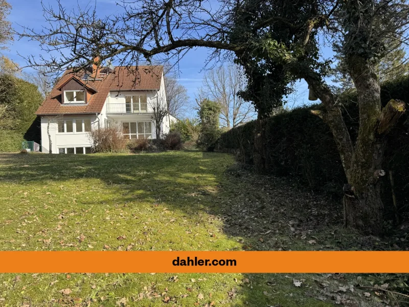 Gartenansicht - Haus mieten in Friedrichsdorf - Helles Familienhaus in absolut ruhiger Waldrandlage mit viel Privatsphäre und großem Spielgarten