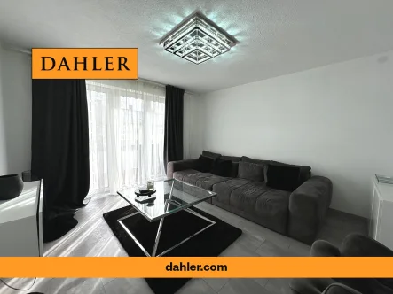 Wohnzimmer - Wohnung kaufen in Augsburg / Göggingen - Renovierte 3-Zimmer-Wohnung in Augsburg/Göggingen/Erbbau zur Kapitalanlage