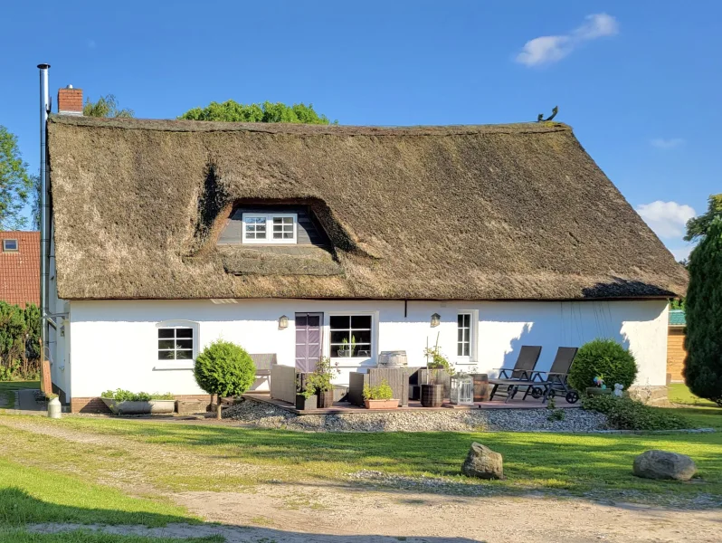  - Haus kaufen in Lüdersdorf - Reetgedeckter Familientraum