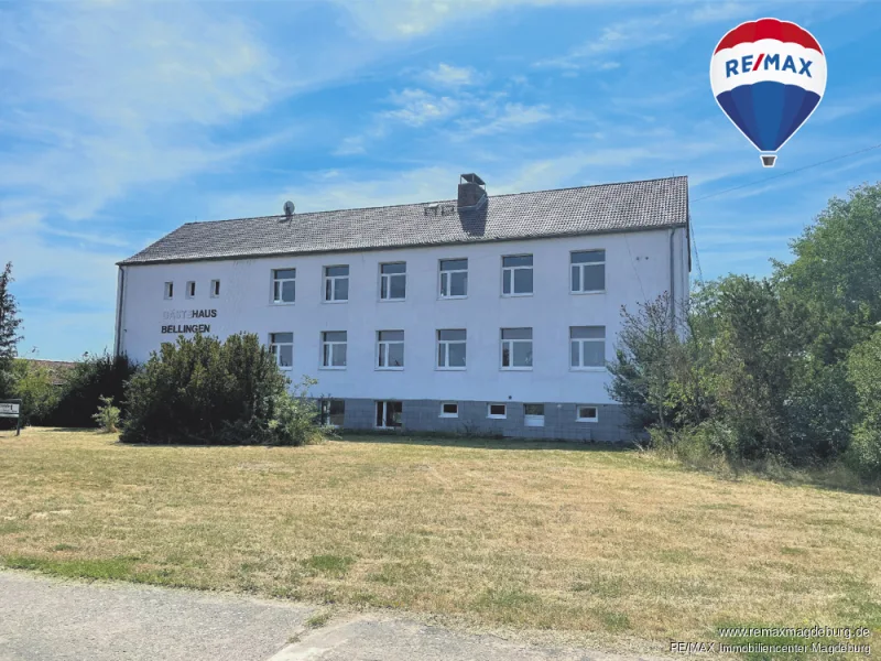 Straßenansicht - Haus kaufen in Bellingen - Wenn Sie viel Platz brauchen - Wohnen und Gewerbe unter einem Dach!