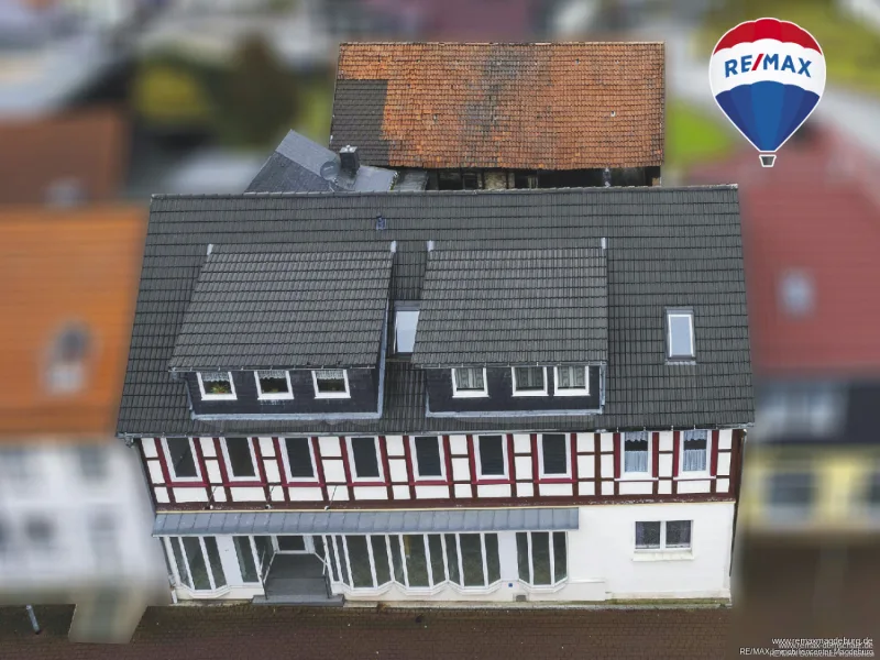 Titelbild - Haus kaufen in Benneckenstein - "Stadthaus mit Charme, 6 Wohnungen und Ladenfläche - Top Rendite!"