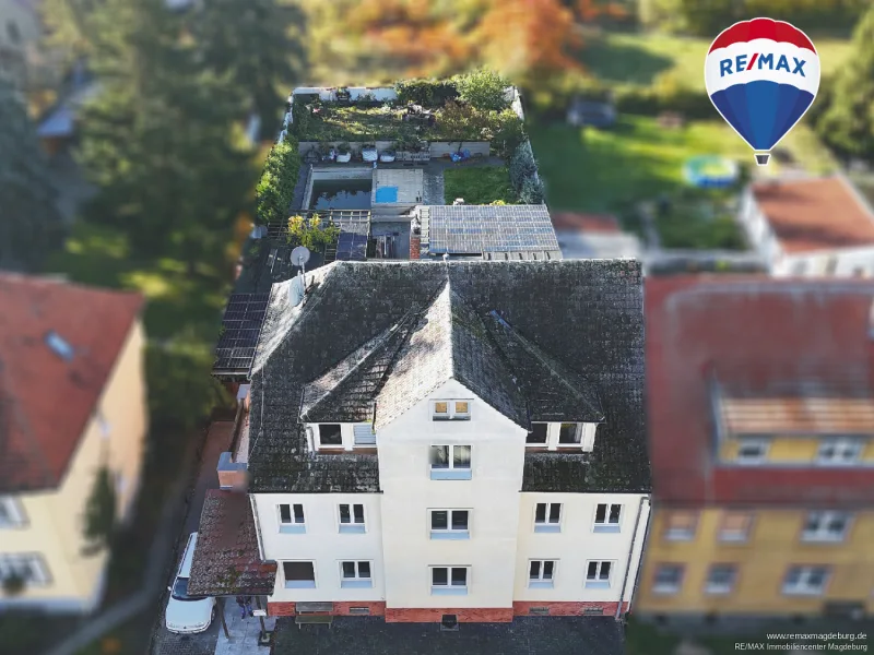 Hausansicht - Haus kaufen in Ziesar - Raum für Visionen: Flexibles Mehrfamilienhaus mit Traumgarten und Pool