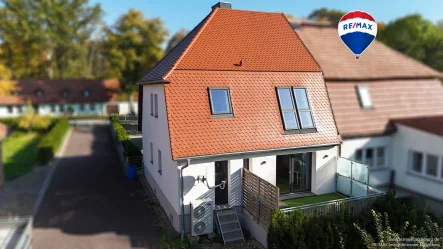 Hausansicht Rückseite - Haus kaufen in Wendgräben - Altbau trifft Moderne: Idyllische Doppelhaushälfte mit 2 Wohneinheiten