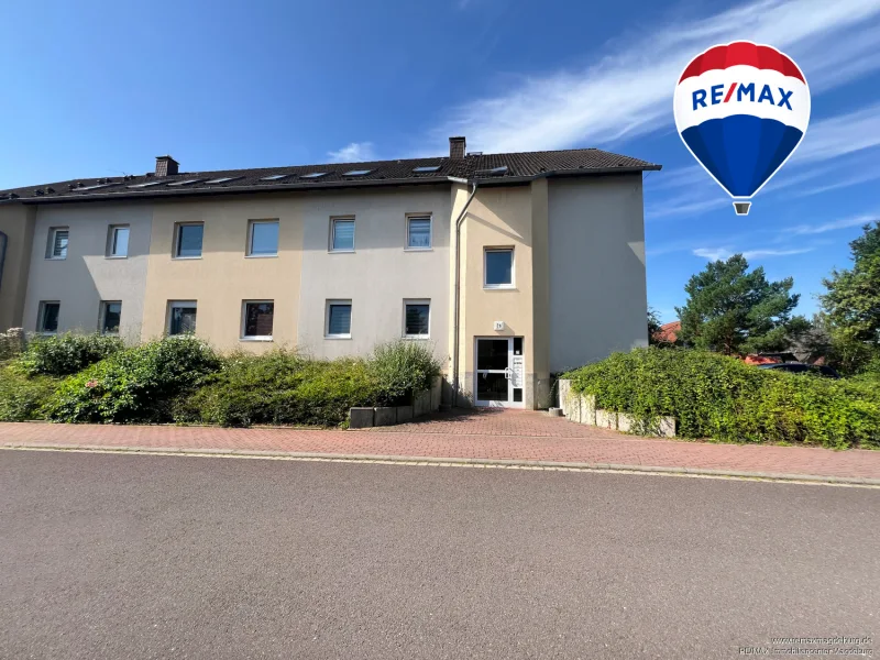 Titelbild - Wohnung kaufen in Niederndodeleben - Kapitalanlage oder Selbstnutzungsmöglichkeit! 2-Zimmer-Terrassenwohnung im Grünen.