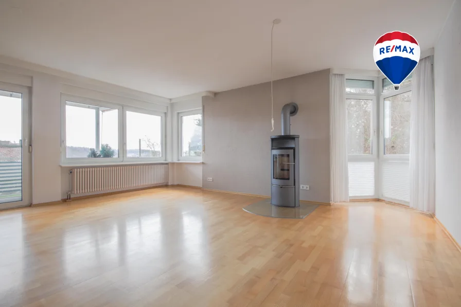 Wohnzimmer - Wohnung kaufen in Stühlingen - 4,5-Zimmer Wohnung mit Blick in die Altstadt und Alpensicht in Stühlingen