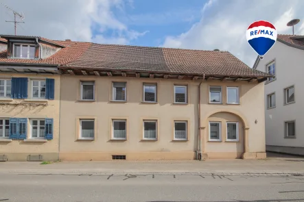 Außen - Haus kaufen in Küssaberg - Vermietetes Zweifamilienhaus mit Entwicklungspotenzial in Kadelburg