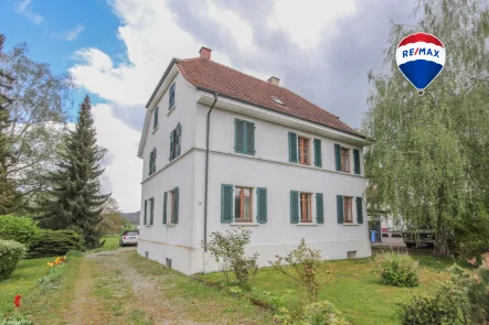 Außen - Haus kaufen in Klettgau - Sanierungsschatz - Zweifamilienhaus in Bahnhofsnähe in Erzingen