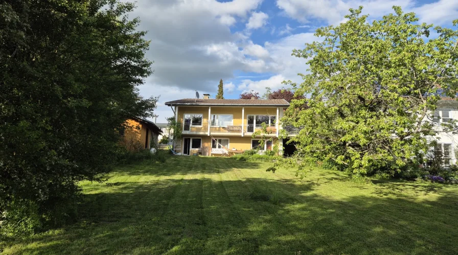 Außenansicht_nah - Haus kaufen in Ühlingen-Birkendorf - Einfamilienhaus mit naturverbundenem großen Grundstück in Ühlingen