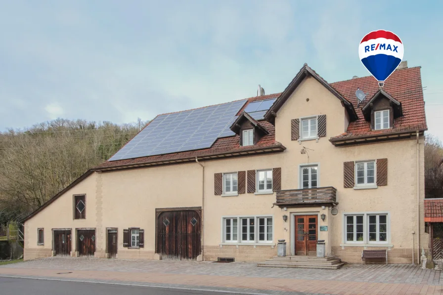 Außen - Gastgewerbe/Hotel kaufen in Klettgau - Ehemaliges Gasthaus mit vielfältigen Möglichkeiten