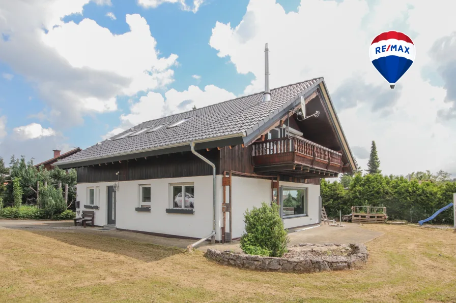 Außenansicht - Haus kaufen in Löffingen - Familienfreundliches Einfamilienhaus mit großem Garten in Dittishausen