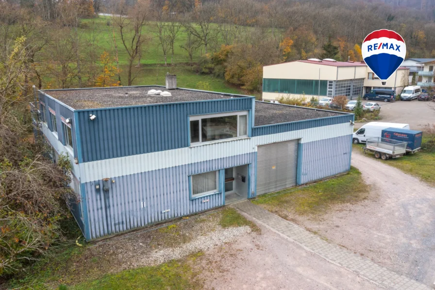 Branding - Halle/Lager/Produktion kaufen in Stühlingen - Grundstück mit Gewerbehalle undBüro unweit der Schweizer Grenze