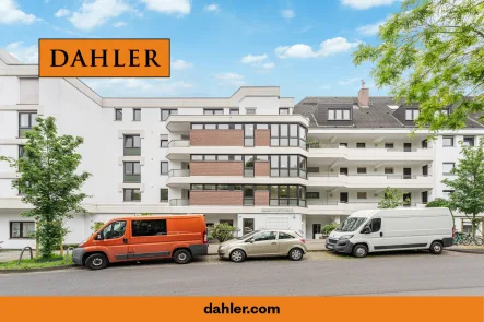  - Wohnung kaufen in Düsseldorf - Charmantes Modernisierungsprojekt in Top-Lage Düsseldorfs!